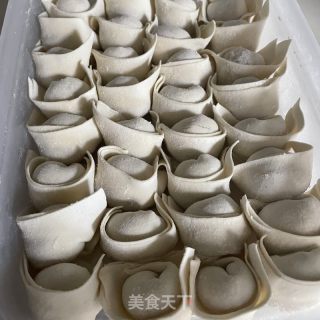 酸汤荷包蛋馄饨的做法步骤：1