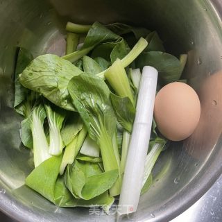 酸汤荷包蛋馄饨的做法步骤：2