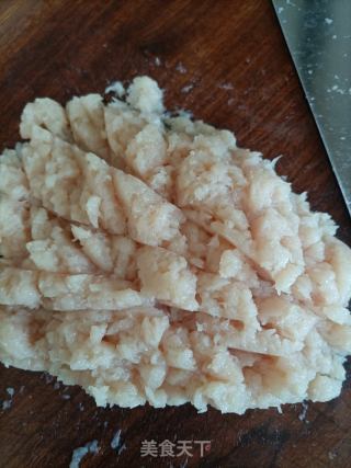白萝卜鸡肉丸汤的做法步骤：2
