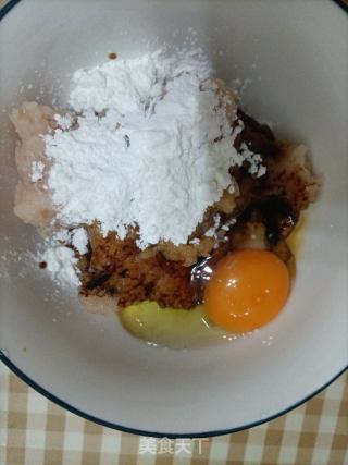 白萝卜鸡肉丸汤的做法步骤：3