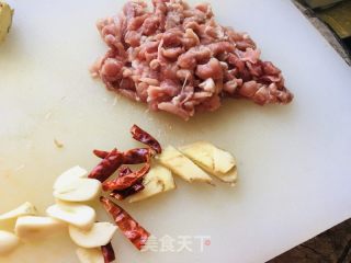 干煸四季豆的做法步骤：2