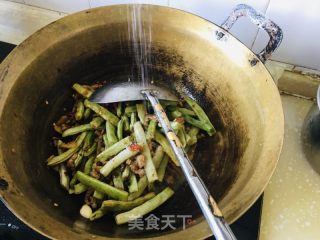 干煸四季豆的做法步骤：10