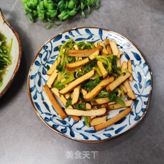 豆干炒香芹的做法步骤：5