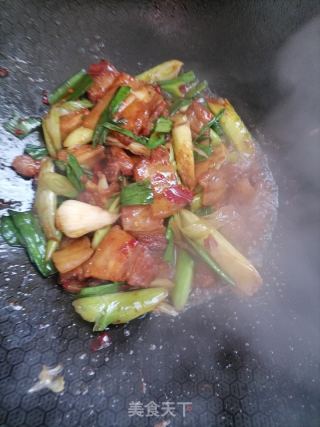 蒜苗回锅肉的做法步骤：11