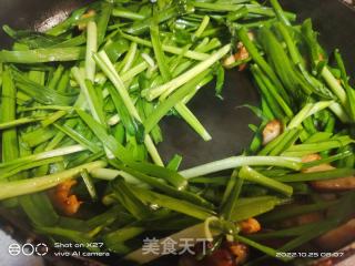 鸡肉炒韭菜的做法步骤：3
