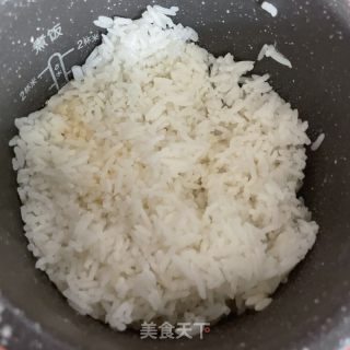 蛋炒饭的做法步骤：1