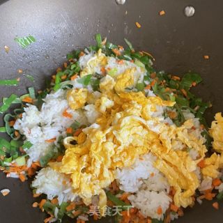 蛋炒饭的做法步骤：8