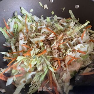包菜炒鸡胸肉的做法步骤：8