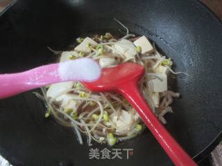 肉丝黄豆芽煮豆腐的做法步骤：8