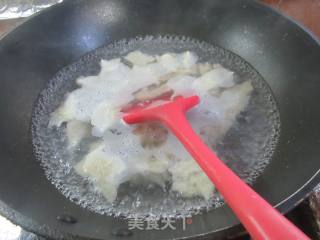 黑木耳蘑菇烧烤麸的做法步骤：2