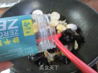 黑木耳蘑菇烧烤麸的做法步骤：7