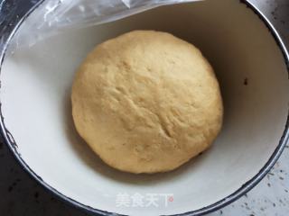 月亮馒头的做法步骤：2