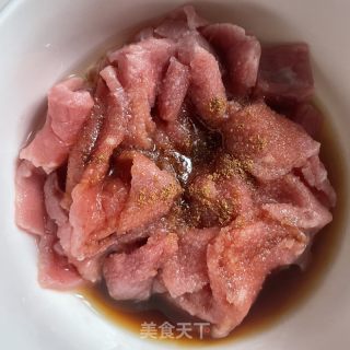 青椒炒牛肉片的做法步骤：3