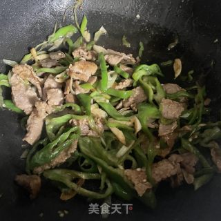 青椒炒牛肉片的做法步骤：10