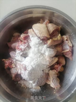 红烧鸡块的做法步骤：2