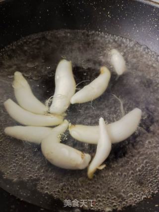 香辣萝卜缨的做法步骤：2