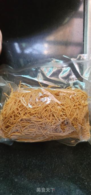 肉末榨菜面线糊的做法步骤：1