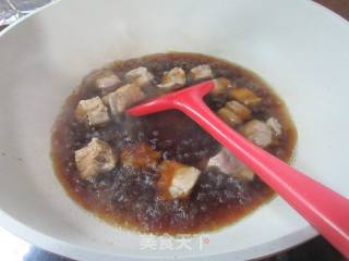 黑木耳魔芋结炒仔排的做法步骤：6