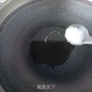 午餐肉油菜炒小鸡枞菌的做法步骤：5