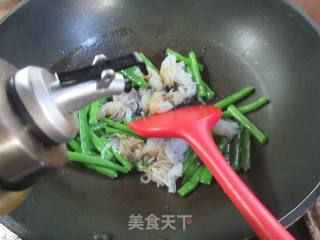 四季豆炒魔芋结的做法步骤：5