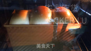 汤种吐司，膨胀拉丝到没朋友，又香又软，好吃到爆。的做法步骤：17