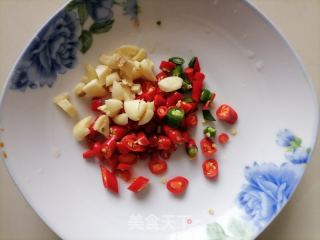爆炒鱿鱼须的做法步骤：3