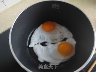 排骨煎蛋生菜豆皮汤的做法步骤：4