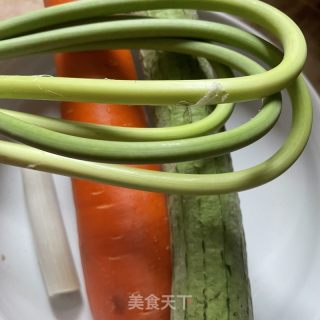 蒜苔豆腐拌面的做法步骤：2