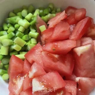番茄鸡蛋烩饭的做法步骤：2
