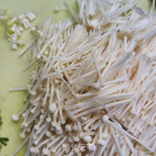 菌菇豆腐汤的做法步骤：1