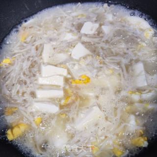 菌菇豆腐汤的做法步骤：7