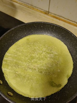 菠菜卷饼的做法步骤：1