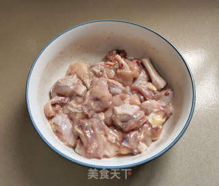 美味炒鸡肉的做法步骤：2