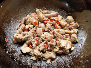 美味炒鸡肉的做法步骤：6