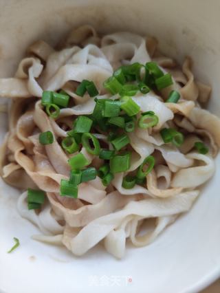 手擀面条的做法步骤：8