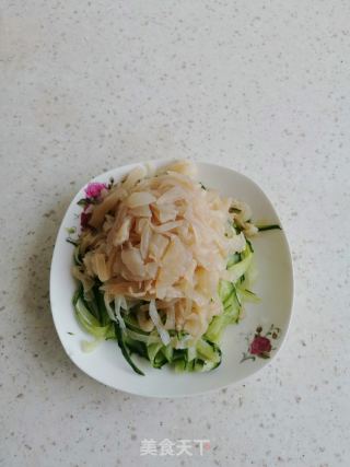 凉拌蛰皮的做法步骤：3