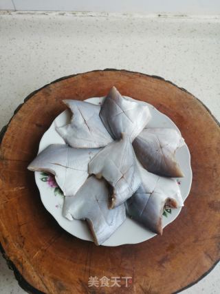 红烧小平鱼的做法步骤：2