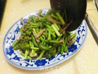 家常蒜苔炒肉的做法步骤：7