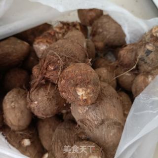 焖芋头的做法步骤：1