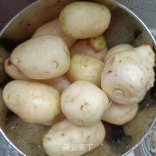 焖芋头的做法步骤：2