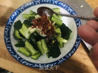 炝拌黄瓜的做法步骤：4