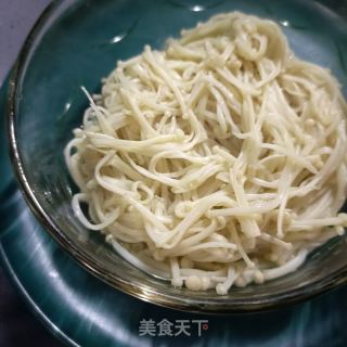 香菜拌金针菇的做法步骤：5