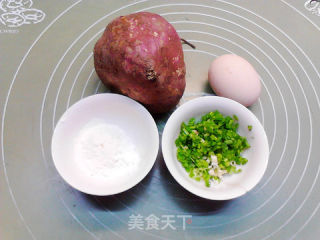 葱香白薯丝饼的做法步骤：1