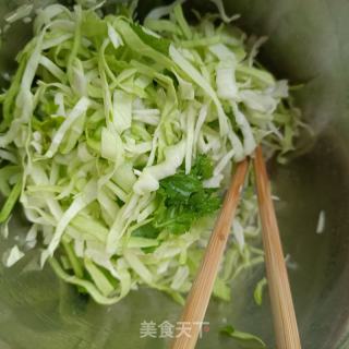 油渣拌莲花白的做法步骤：10