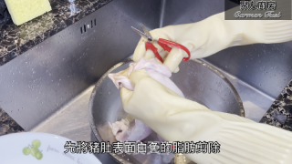 胡椒豬肚雞湯的做法步骤：3