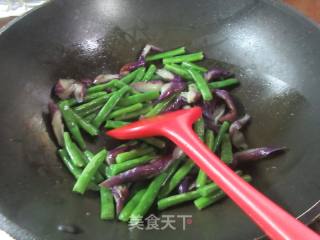 茄子炒四季豆的做法步骤：8