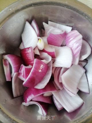 孜然鱿鱼须的做法步骤：3