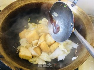 豆腐泡炒白菜的做法步骤：7