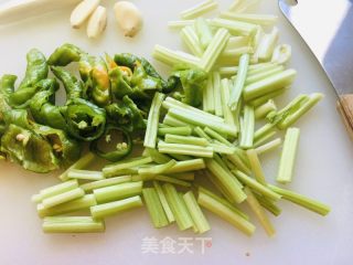 家常小公鸡的做法步骤：2