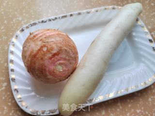 咸肉红香芋炖萝卜的做法步骤：1